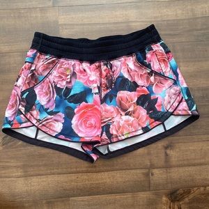 Lululemon Free Reign Short Size 6